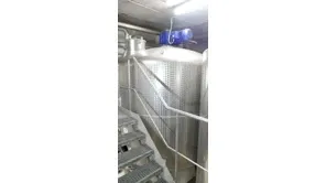 13.000 Liter RIEGER Maische-Rührwerktank mit Paddelrührwerk/Agitatorrührwerk mit seitlichem Strömungsunterbrecher an der Zylinderwand, stehend, V2A
